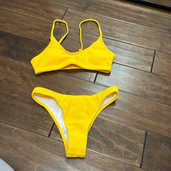 NWT bikini - Picture 1 of 4